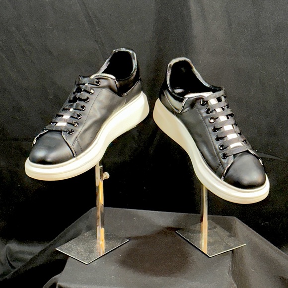 Alexander McQueen sneakers. Size 11. Men’s. Black with cream bottoms. - Picture 2 of 8